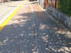 Crepe e buche nella pista ciclabile di Vivere Verde