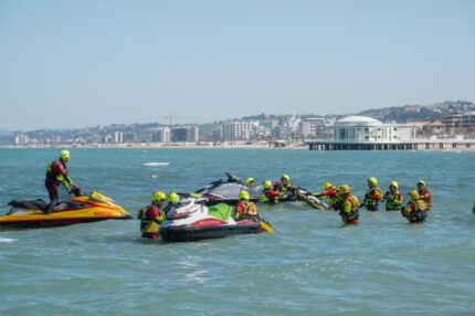 Croce Rossa in acqua