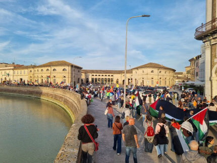 Corteo per sostenere la Global Sumud Flotilla
