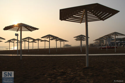Nebbia in spiaggia - Foto Massimo Modesti