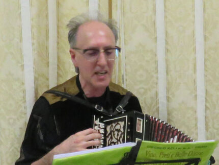 Donato Mori durante il recital a Filetto