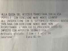 Multa elevata per aver svoltato da via Perilli verso il sottopasso per via Bovio Multa elevata per aver svoltato da via Perilli verso il sottopasso per via Bovio