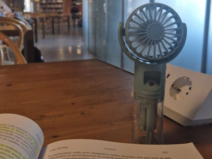 Ventilatore in biblioteca