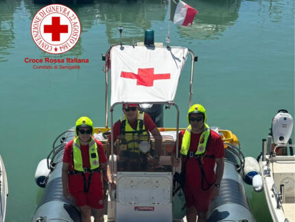 Servizio di Assistenza a Mare OPSA (Operatori Polivalenti di Salvataggio in Acqua) della CRI Senigallia