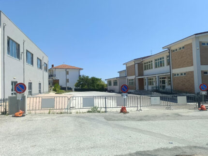Ostra: scuola Crocioni, piazzale da sistemare