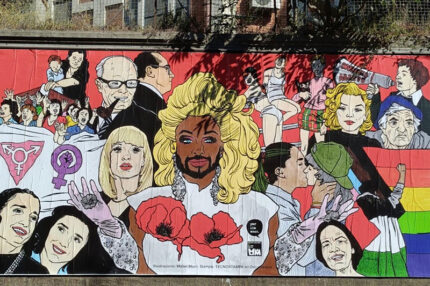 La dolcezza è r-esistenza - Manifesto che raffigura un'opera di Mabel Morri