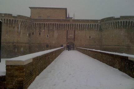 6. Senigallia, 11 febbraio 2012: la Rocca Roveresca innevata. (Rossano Morici) 6. Senigallia, 11 febbraio 2012: la Rocca Roveresca innevata. (Rossano Morici)