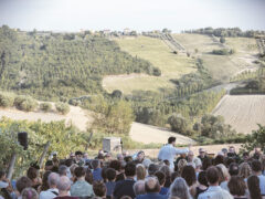 Concerto per Anna dell'Orchestra Insieme per gli Altri alla cantina Lucchetti di Morro d'Alba - Foto Simone Luchetti Concerto per Anna dell'Orchestra Insieme per gli Altri alla cantina Lucchetti di Morro d'Alba - Foto Simone Luchetti