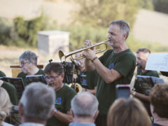 Concerto per Anna dell'Orchestra Insieme per gli Altri alla cantina Lucchetti di Morro d'Alba - Foto Simone Luchetti Concerto per Anna dell'Orchestra Insieme per gli Altri alla cantina Lucchetti di Morro d'Alba - Foto Simone Luchetti