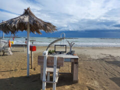 Allestimenti in spiaggia a Senigallia curati da Francesco Giombetti