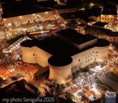 Di notte. Dall'alto. D'estate - Foto Mirko Rigiko