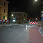 Transenne spostate in mezzo alla strada a Corinaldo