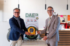 BCC Fano - Consegna DAE defibrillatore - Lauri e Benvenuti
