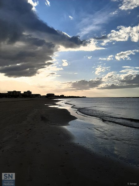 16/08/2020 - Tramonto e nuvole in riva