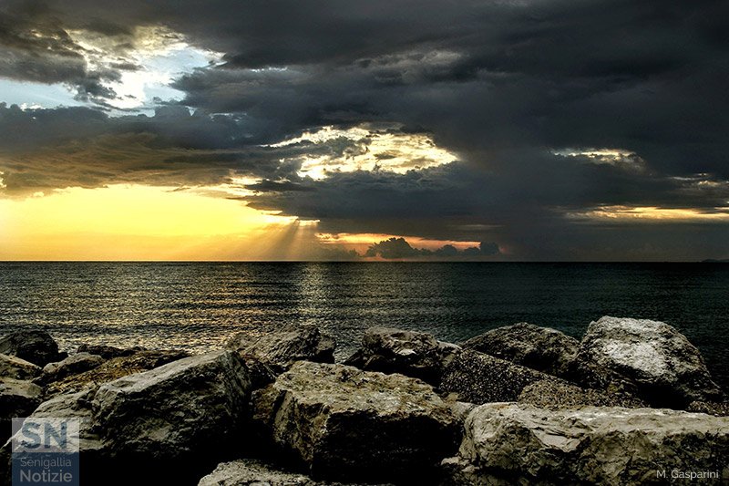 11/04/2022 - Bagliori