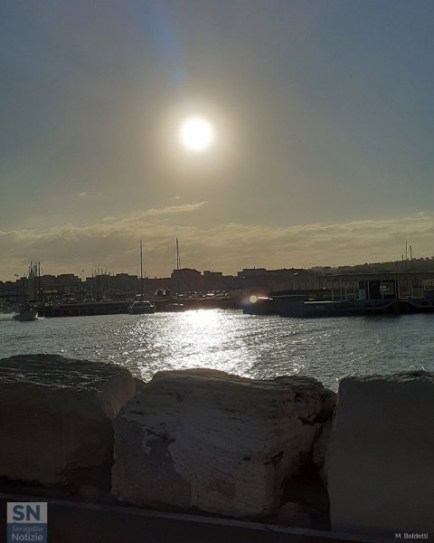 07/12/2020 - Sole al porto