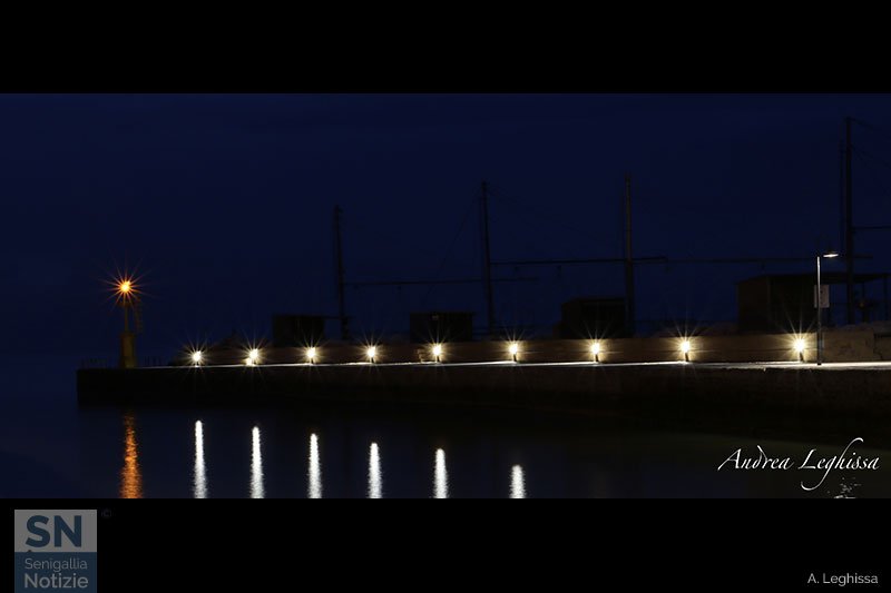 14/12/2023 - Fila di stelle sul molo