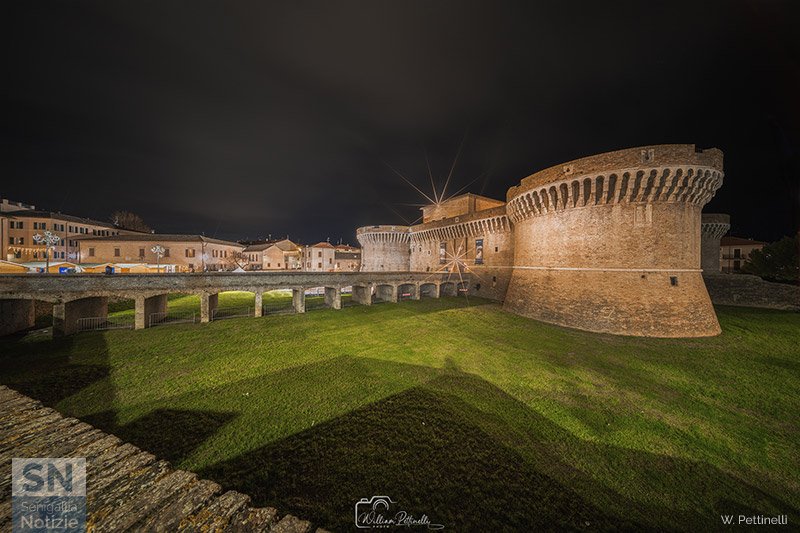 06/02/2025 - La Rocca di notte