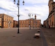 12/06/2020 - Piazza vuota