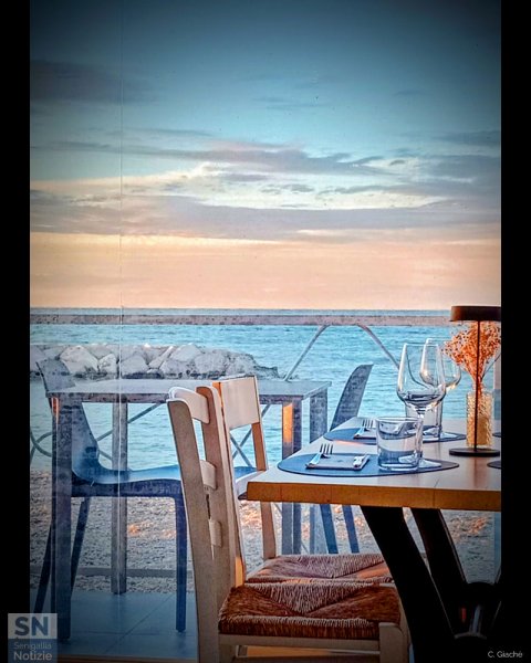 28/06/2026 - A tavola vista mare