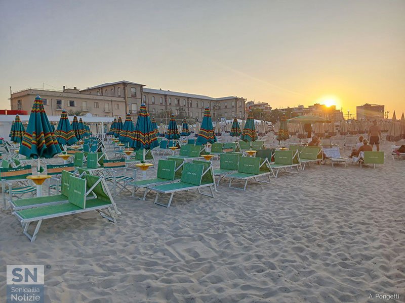 11/07/2025 - Tramonti sulla sabbia