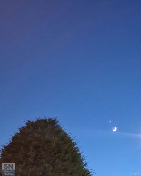 14/07/2026 - La stella e la luna che si specchiano nel cielo