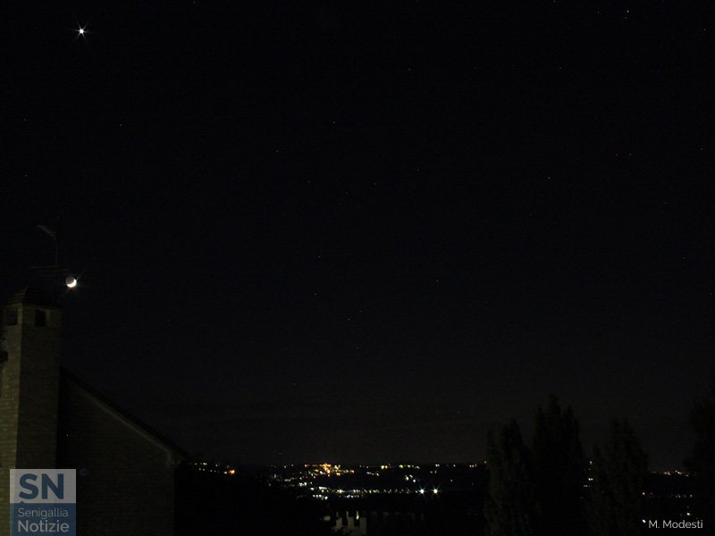 23/05/2020 - Venere sopra la Luna