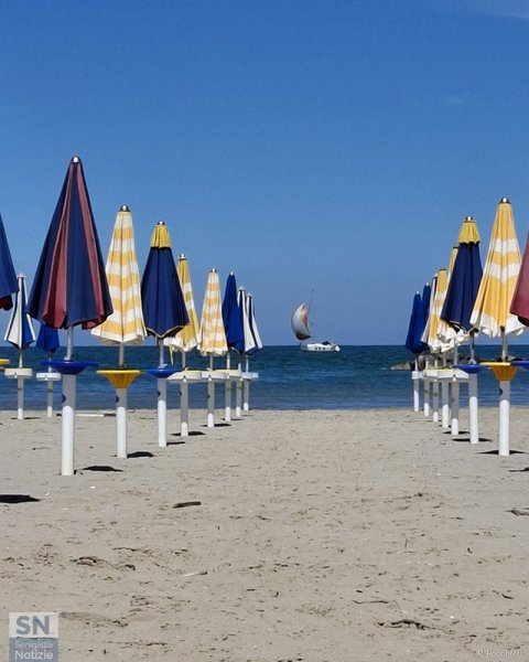 17/05/2025 - Rotta tra gli ombrelloni