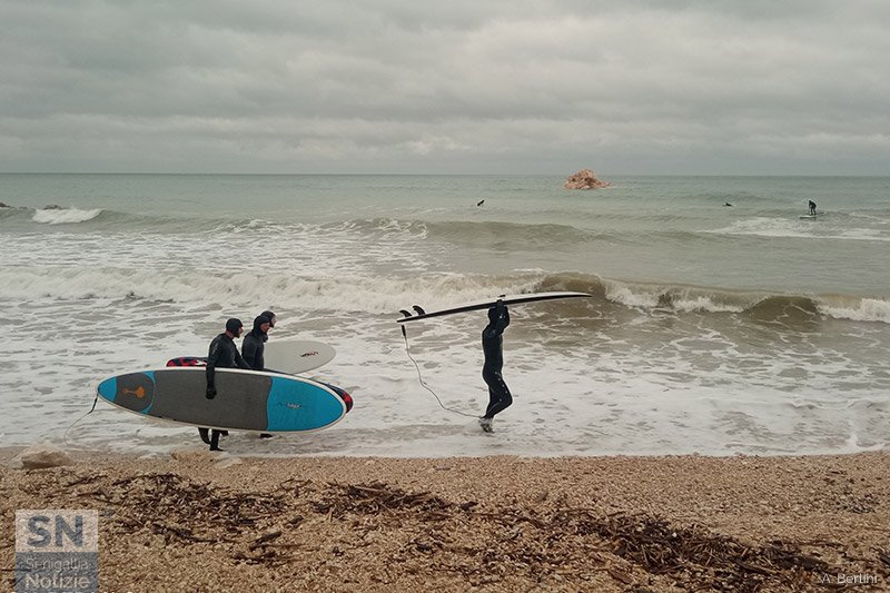 30/03/2024 - Surfisti alle Hawaii di Montemarciano