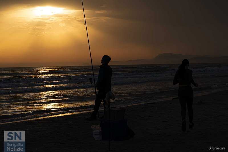 04/11/2022 - Il pescatore e la ragazza che corre