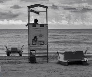 05/10/2025 - Spiaggia libera, lungomare levante. L'estate è finita? Macché! L'estate è uno stato dell'animo