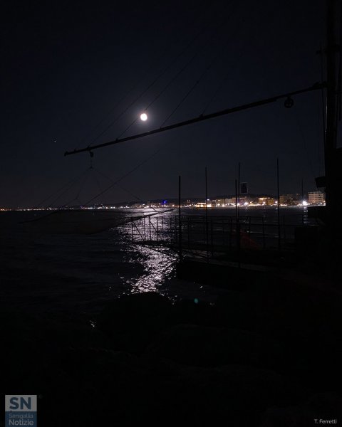 10/09/2021 - Luna sul litorale