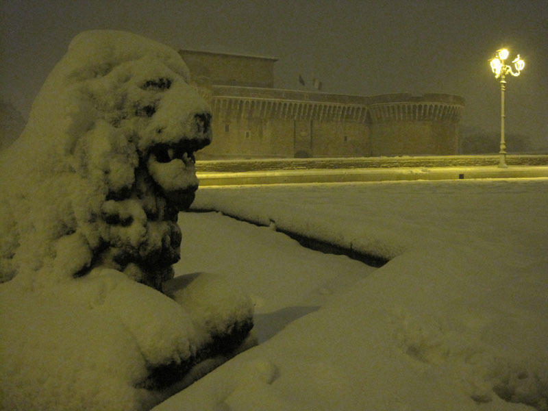 La Rocca Roveresca sullo sfondo di piazza del Duca