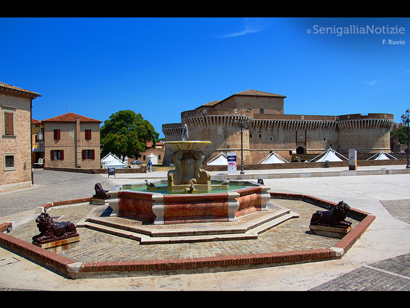 10/08/2015 - Fontana dei Leoni