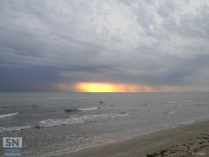 12/08/2016 - Bagliore all'orizzonte