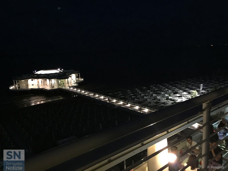 27/08/2016 - Sempre luminosa in mezzo al buio