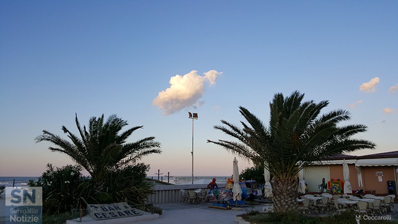 04/08/2017 - Tutti al mare... Nuvola di Fantozzi in agguato!