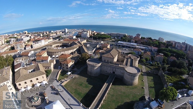 08/08/2017 - Senigallia dall'alto: la Rocca, il Foro, il mare