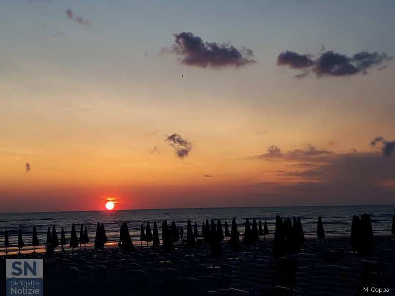 06/08/2019 - Alba al mare