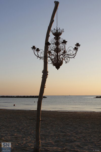 10/08/2019 - Lampadario da mare