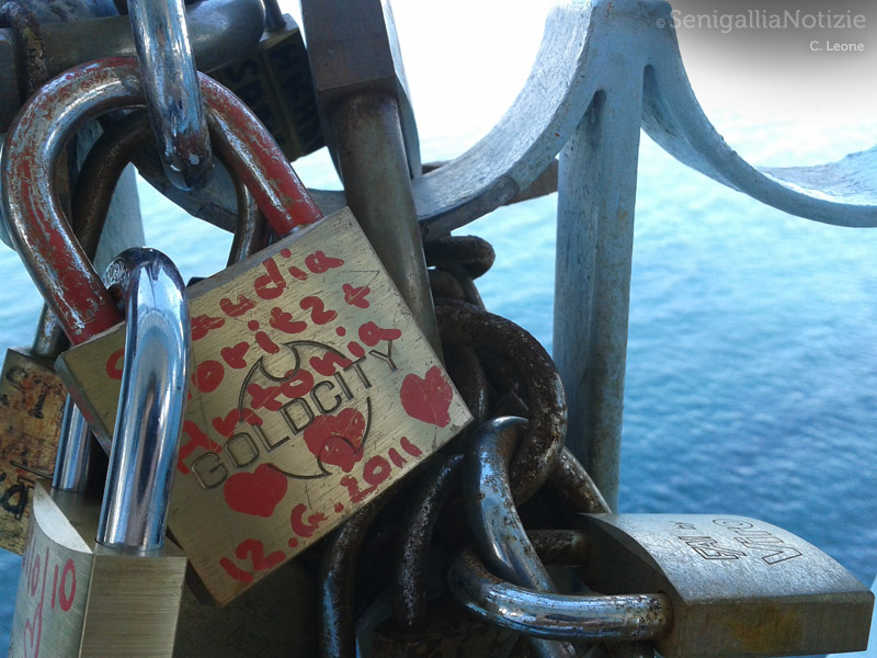 05/04/2012 - I lucchetti dell'amore