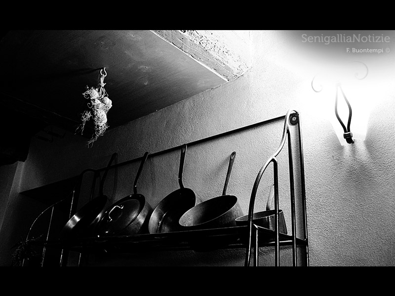 29/04/2012 - Pentole, aglio e tarli