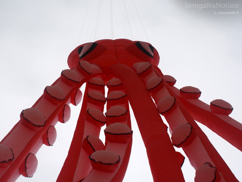 Senigallia, aquiloni al mare