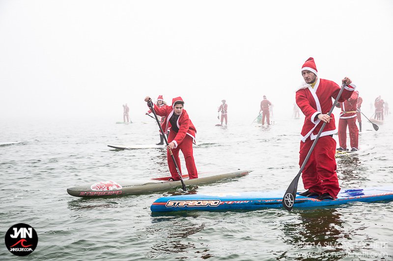 Babbi Natale in SUP a Senigallia