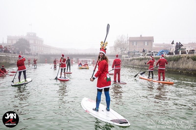 Babbi Natale in SUP a Senigallia