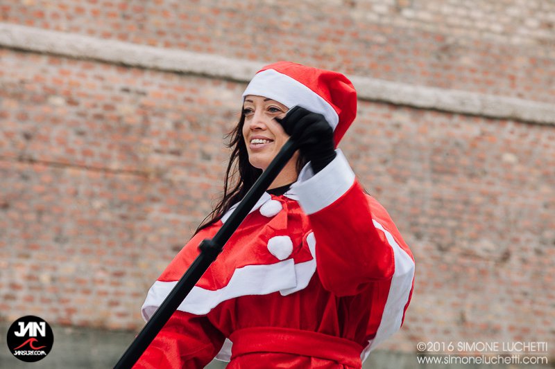 Babbi Natale in SUP a Senigallia: i volti dei partecipanti