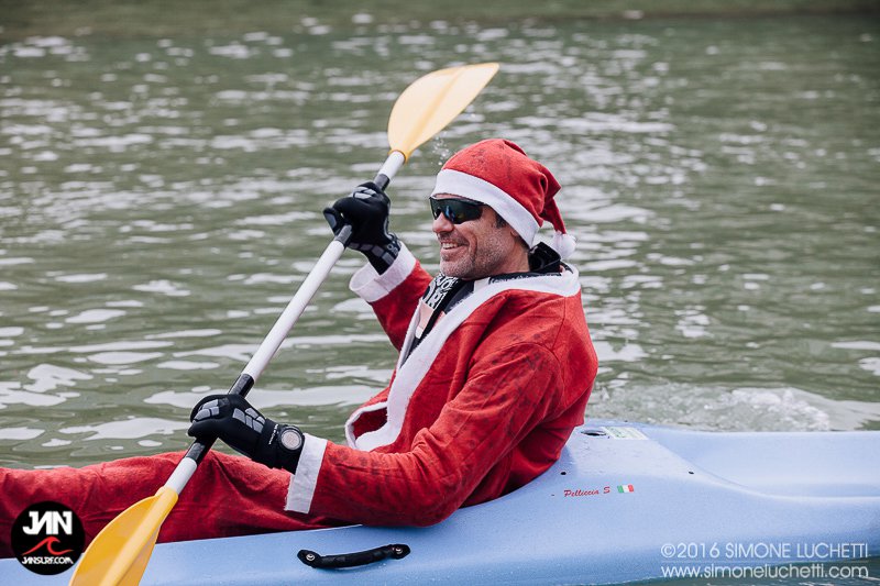 Babbi Natale in SUP a Senigallia: i volti dei partecipanti