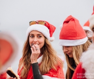 I volti dei tanti Babbi Natale a Senigallia per la sfilata in SUP
