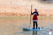 In SUP sul fiume Misa: Babbo Natale arriva a Senigallia