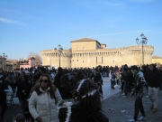 Battaglia a colpi di schiuma nelle vie di Senigallia